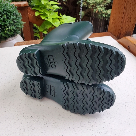 UUG W Shelby  Matte OLV size 9. - Picture 8 of 12